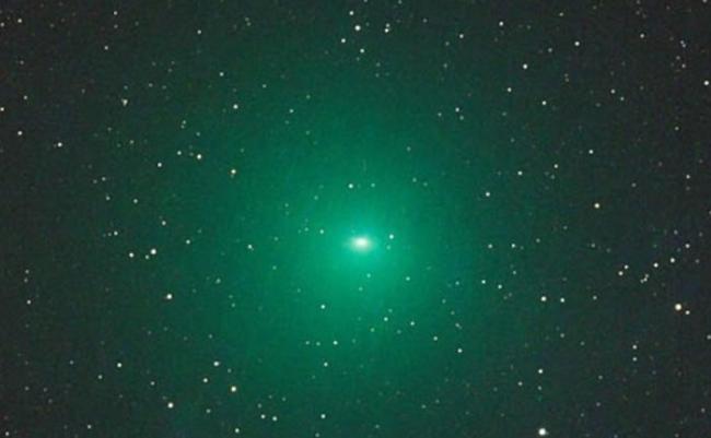 明亮绿色彗星Comet Linear移近地球 比天文学家之前预测要光100倍