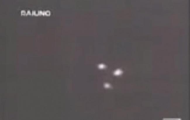 阴谋论者声称美国空军负责监视外星人的人造UFO“TR-3B”已在飞行