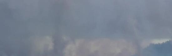 视频记录印度尼西亚锡纳朋火山喷发惊心一刻