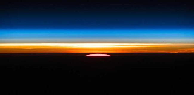 国际太空站德国太空人Alexander Gerst分享壮观轨道日出