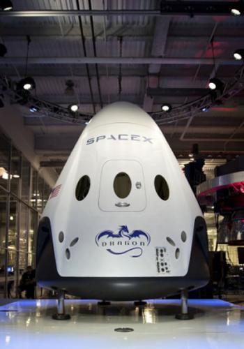 SpaceX公司公布第二代载人“龙”飞船设计方案，舱内最多可载7人。