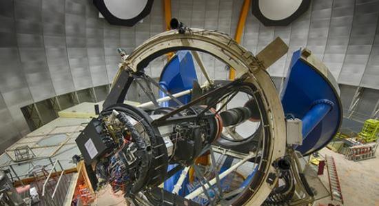 安装在泛美天文台4米口径布兰科望远镜上的“暗能量相机”