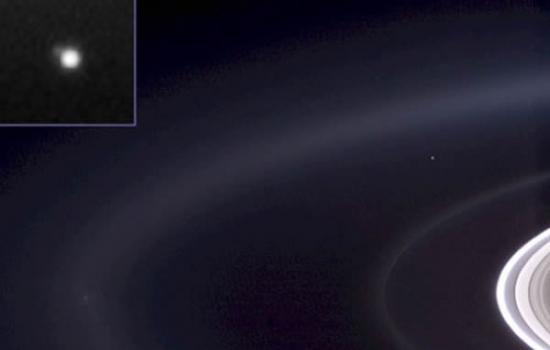 2006年卡西尼飞船从土星拍摄的地球