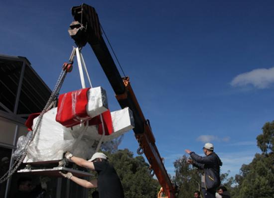 2014年10月1日，望远镜组件现场吊装
