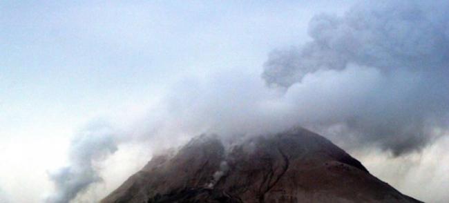 波戈斯洛夫火山较早前喷发情况。（资料图片）