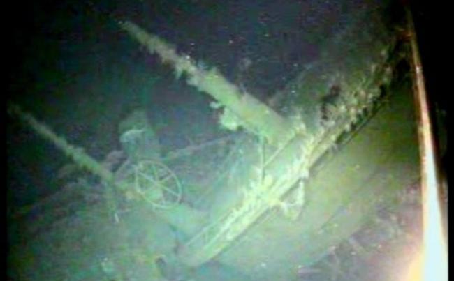 潜艇残骸大致保存完好。