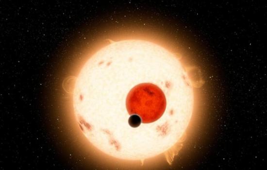 开普勒任务首度发现同时环绕两颗恒星公转的系外行星。