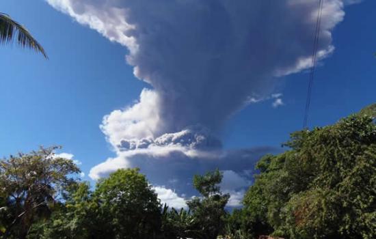 萨尔瓦多东部的圣米格尔火山喷发