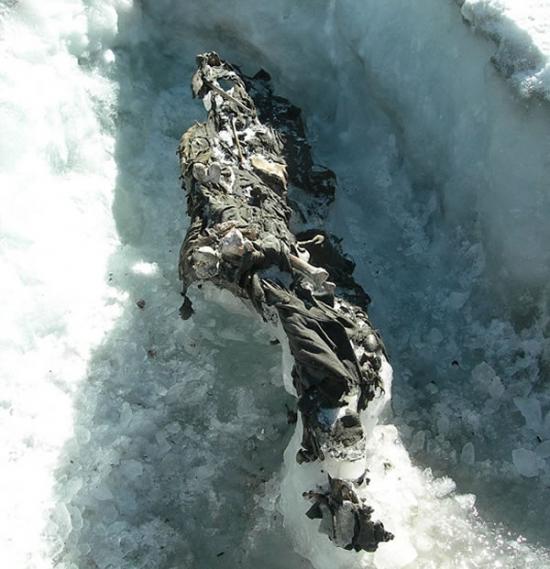 意大利冰川融化发现“一战”时期死亡士兵的遗骸