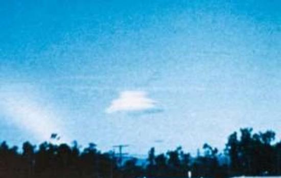 6名美国空军前退役军官指称，外星UFO不但监控着美军的核武基地，而且还可能对美军基地的核导弹发射系统进行过神秘攻击」，导致这些核导弹全都「暂时失灵」！