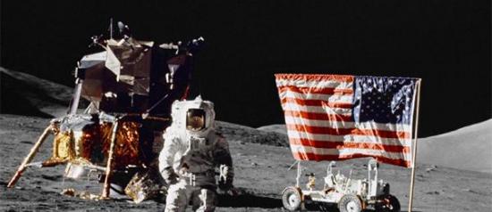 美国阿波罗载人登月计划：人类的一大步