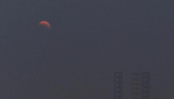 山东亦可清晰见到红月亮