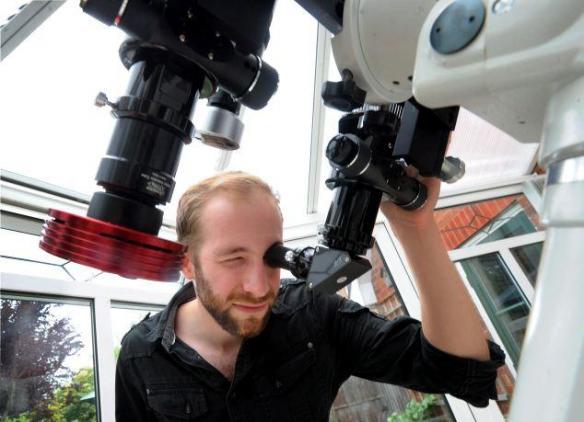 英国天文爱好者在自己家中用天文望远镜拍到的绝美宇宙星图