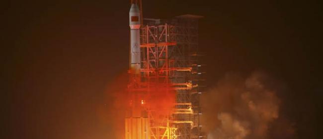 中国在西昌卫星发射中心用长征三号乙运载火箭发射第33、34颗北斗导航卫星