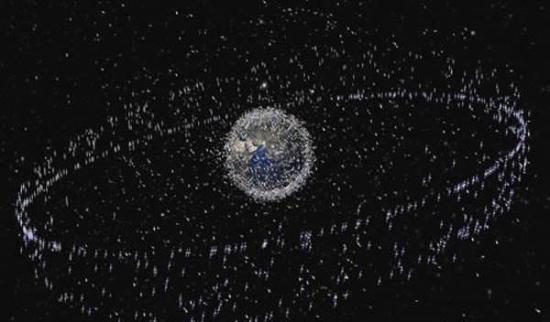地球周围的太空垃圾极多，威胁国际空间站。