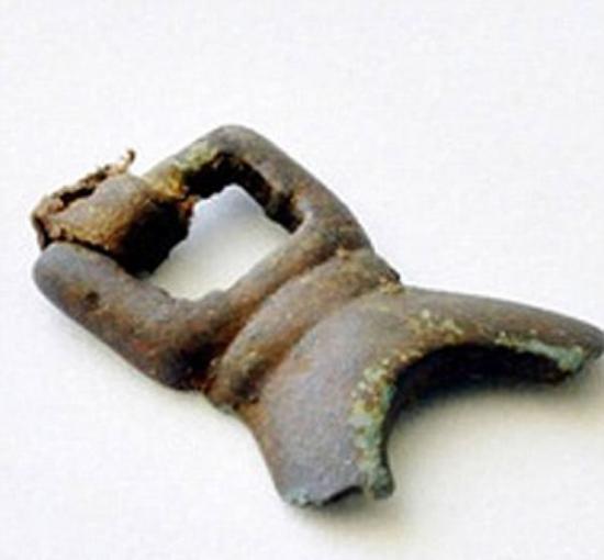 考古学家表示这些青铜制品并非在当时的阿拉斯加州制造，而是来自于中国、朝鲜或者雅库提亚。美国科罗拉多大学研究员欧文-梅森指出：“我们发现的文物证明中国、朝鲜或者雅
