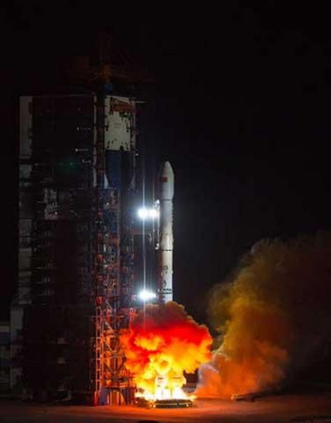中国用长征三号乙运载火箭成功发射白俄罗斯通信卫星一号