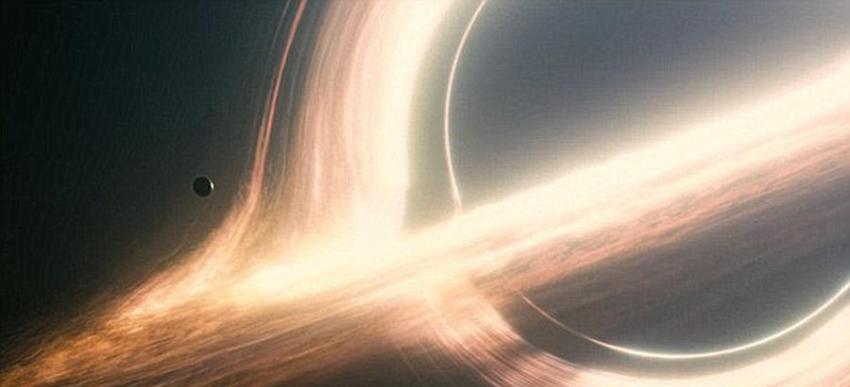 科学家认为黑洞周围无法存在可居住的系外行星，虽然黑洞周围可能存在系外行星，但是可居住的行星可能不存在于黑洞周围。我们现在已经发现了数千颗系外行星，黑洞周围存在行