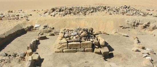 考古学家在北非苏丹的古镇Gematon发现16座有2000年历史的金字塔遗址