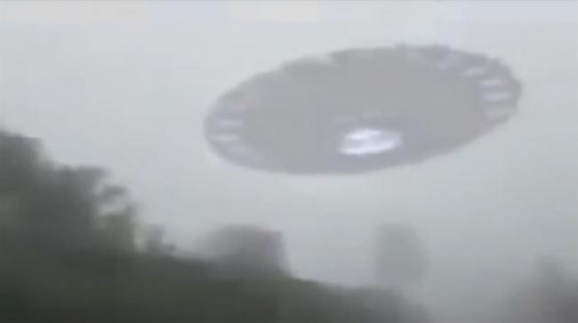 史上最清晰UFO画面？非洲肯尼亚内罗毕有人拍到大型飞碟从头顶飞过