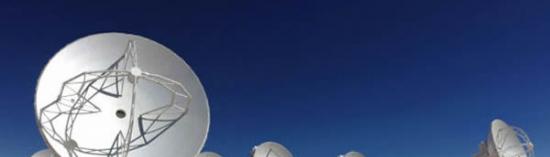 在阿塔卡马沙漠中的阿塔卡玛毫米/亚毫米波阵列望远镜(ALMA)拥有包括直径为12米和7米的射电望远镜共66台。
