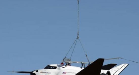 “追梦者”号飞船由NASA与内华达山脉公司合作完成，目前已经进行到飞行器测试阶段，外形超酷，类似一架小型航天飞机。