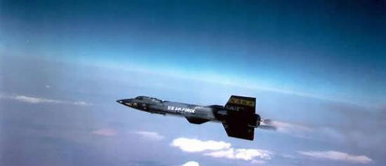 北美X-15将人类的飞行速度提高至一个新的台阶
