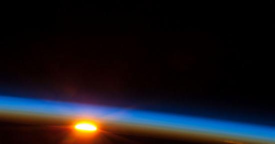 国际空间站宇航员拍摄的壮美地球