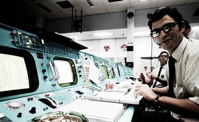 NASA飞行控制员阿龙是阿波罗计划的成员之一。