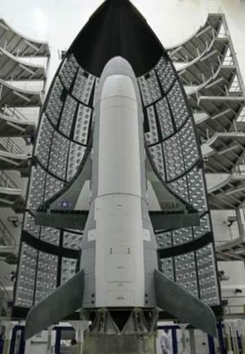 2010年4月5日，商用航空公司Astrotech位于佛罗里达州泰特斯维尔的设施，美国空军的X-37B轨道测试飞行器。自2010年第一次试飞以来，X-37B空天