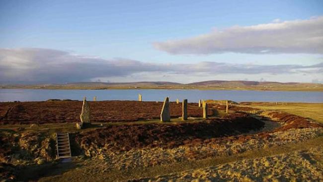 英国苏格兰奥克尼群岛上的巨石圈是新石器时代的夜店？