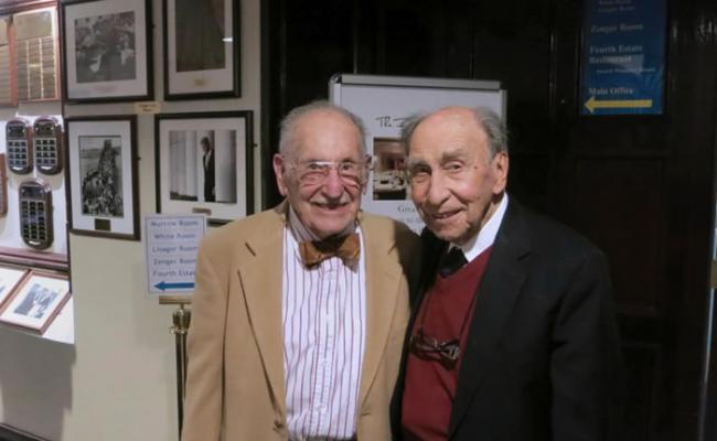 布里亚（右）辞世，享年101岁。