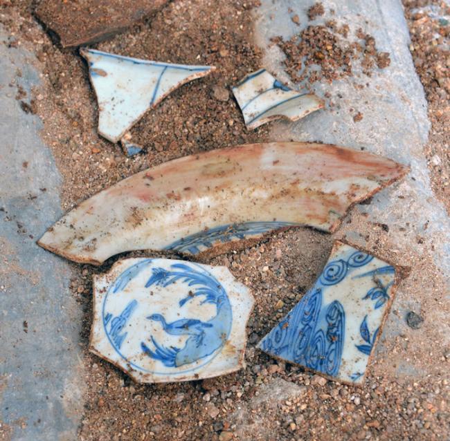 墨西哥考古学家在太平洋沿岸港口城市阿卡普尔科发现大量中国古瓷器碎片