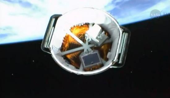 龙太空舱与第2节火箭分离进入轨道