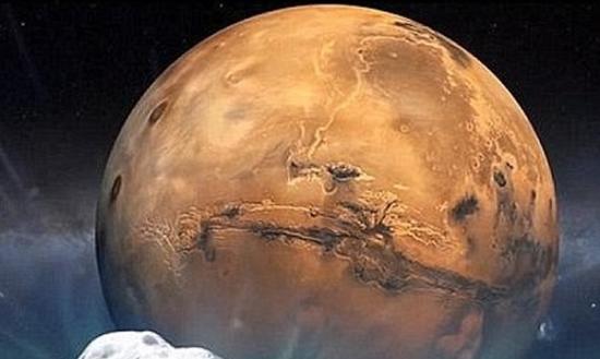 NASA指，彗星在距离火星14万公里内掠过，或从此改变火星化学成分。图为彗星掠过火星的模拟图。