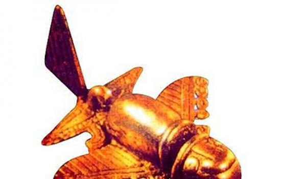 黄金博物馆展示的小黄金文物，科学家认为那是仿制真实的高科技飞行器而来。