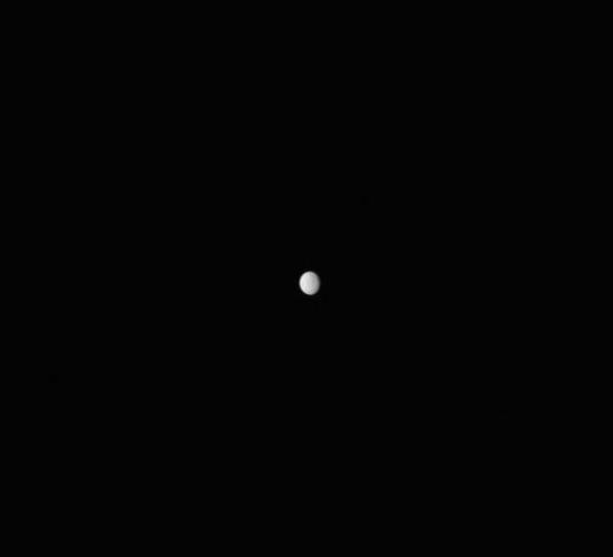“黎明号”接近谷神星，这张图片拍摄的距离约为38万公里。