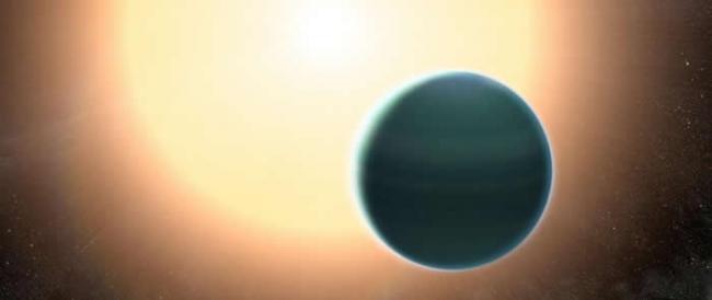 一颗含水的太阳系外行星有着意外的组成