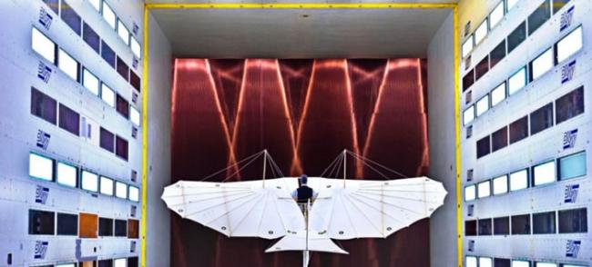 团队将滑翔机带到荷兰一个巨型风洞作测试。