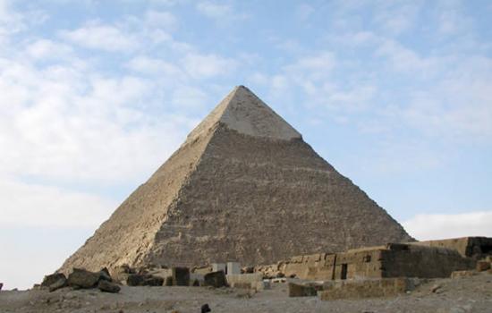 埃及金字塔被认为是人类古文明的建筑奇迹之一