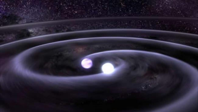 在这张插图中，两颗即将相撞的中子星，互绕旋转越靠越近，产生了时空的涟漪。 ILLUSTRATION BY NASA