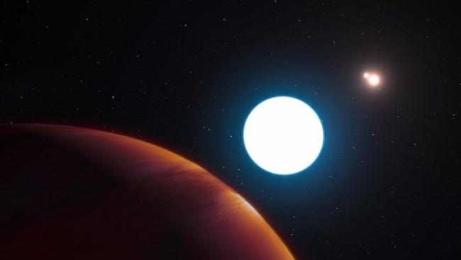 一颗遥远的行星HD 131399Ab拥有三个太阳