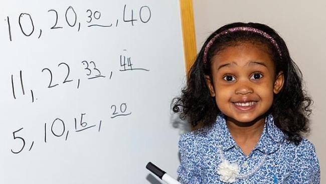 英国4岁女童阿兰娜・乔治成为天才组织门萨(Mensa)最年轻成员 智商达140分