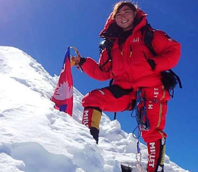日本19岁早稻田大学生南谷真铃成功攀登珠穆朗玛峰