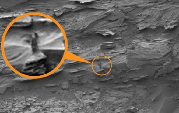 《UFO Sightings Daily》：NASA疑拍到火星上长发有胸部的女外星人