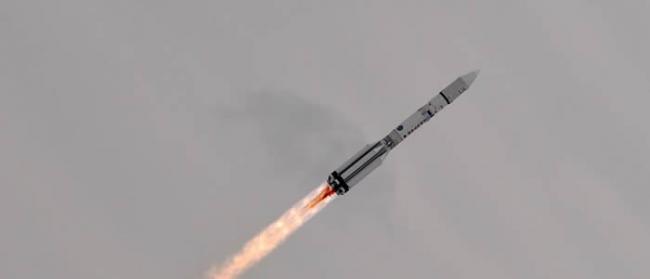 携带俄军用航天器的“微风-M”推进器与“质子-M”运载火箭第三级顺利脱离