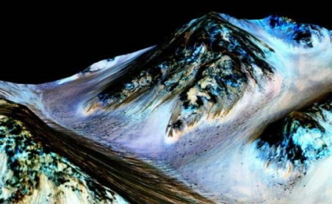 NASA表示火星上有液态水流动痕迹