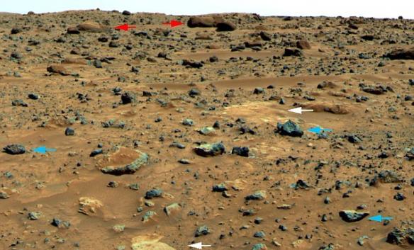 华林说，这表明火星曾是一个适于居住的星球。但这块岩石只不过是空想性视错觉的一个例子。这是一个大脑欺骗我们看到耶稣等人脸的现象。美国宇航局还说，这些箭头只是指出不