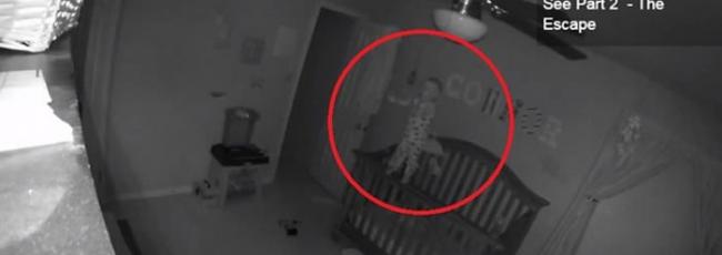 美国一家庭监控视频拍到诡异现象：宝宝轻松爬上护栏双脚悬空数秒