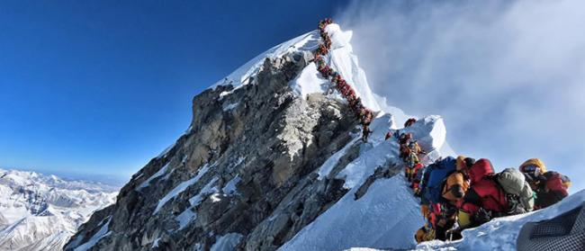 死亡登山季：为什么这么多登山者在珠穆朗玛峰死亡？